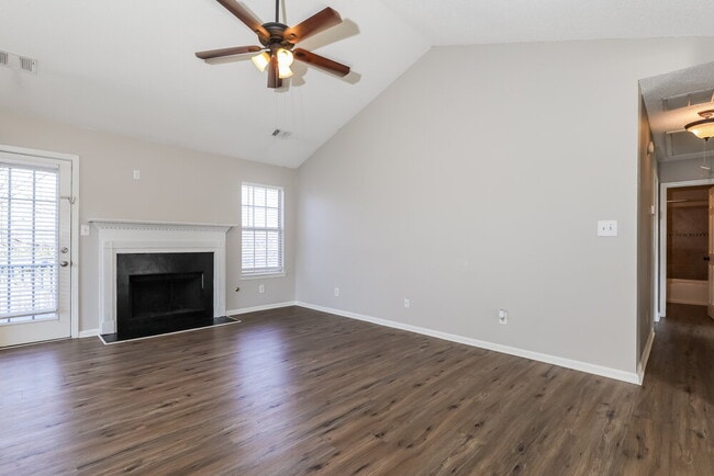 Photo - 200 River View Ct