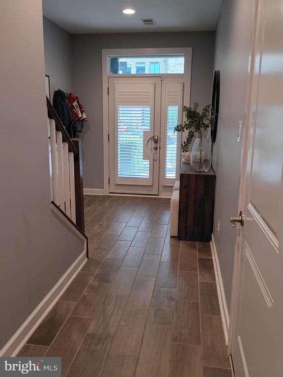 Building Photo - 3113 Sundrops Ct