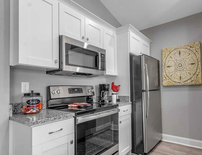 om-pics_page_06_image_0001-1 - Heron Pointe  Apartments