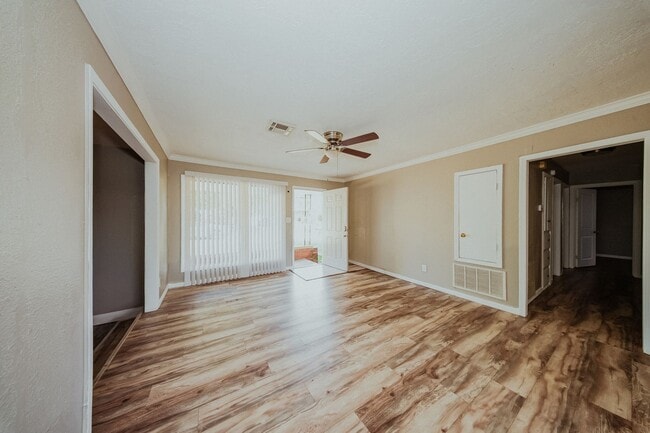 Photo - 2610 NW Lindy Ave