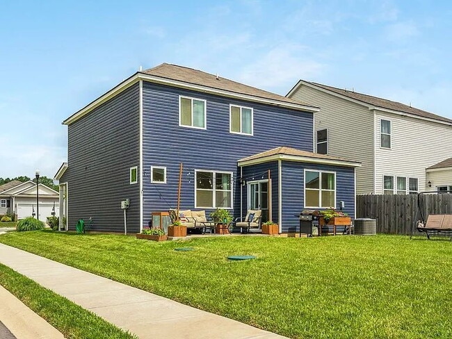 Photo - 324 Victory Cir