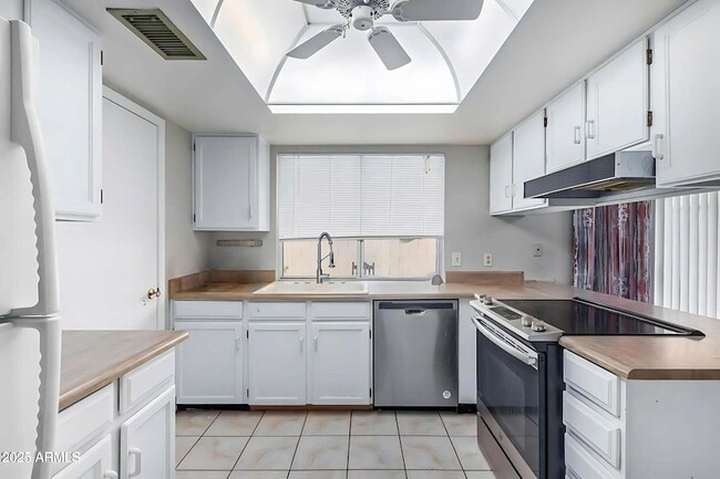 Photo - 18225 N 45th Ave