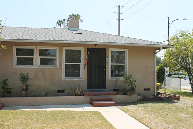 Building Photo - 1613 W Victory Blvd Unit 1613 W Victory