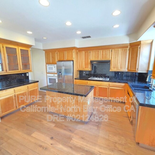 Photo - 565 Jorgensen St