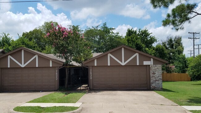 Cobblestone Square - 7636 John T White Rd Townhome