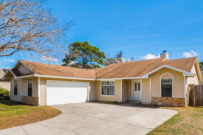 Photo - 8245 Hamden Cir W