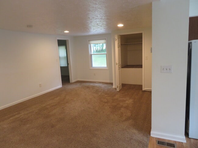 Photo - 1139 Yorkshire Dr