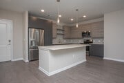 2BR, 2BA - 1046SF
