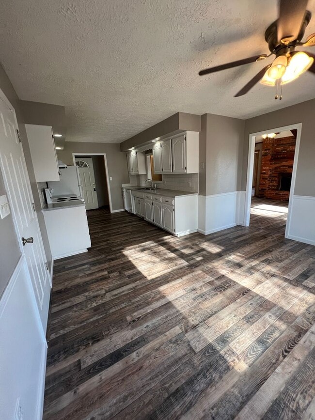 Photo - 4 bedroom/3 baths house