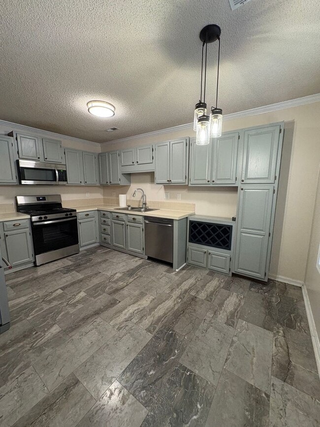 Photo - 650 Rock Garden Cir