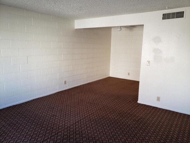 Photo - 605 S Royal Crest Cir Unit 9