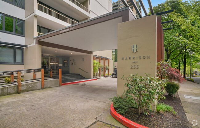 Building Photo - Stylish 1-Bedroom Condo in Prime South Dow...