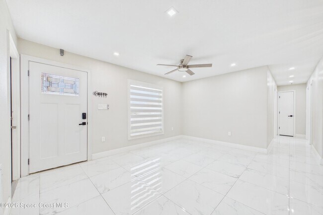 Photo - 282 Umber St NW