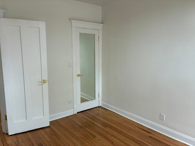 Photo - 6142 S Rhodes Ave