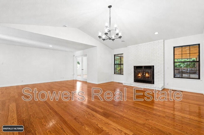 Photo - 1121 Douglas Ct