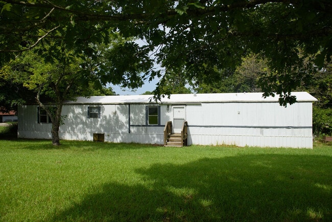 Building Photo - 416 E Steeple Chase Rd