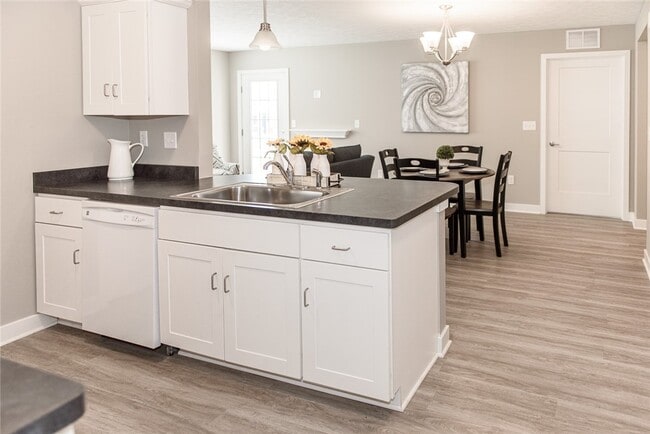 Photo - 506 New Terrace Ln