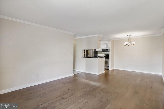 Photo - 1725 Ascot Way Unit 1725B