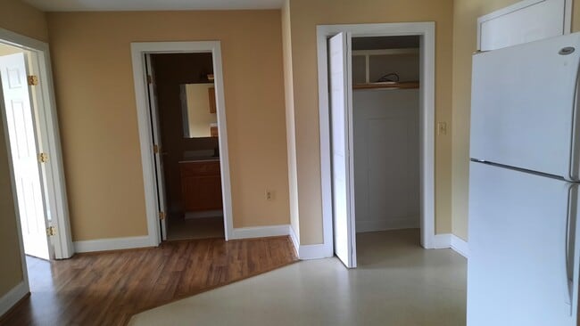 Photo - 244 Oakwood Ave Unit 2C