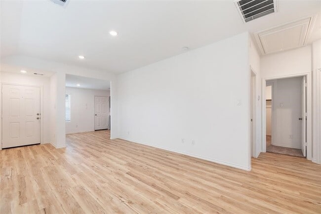 Building Photo - 26626 Lantana Cyn Dr