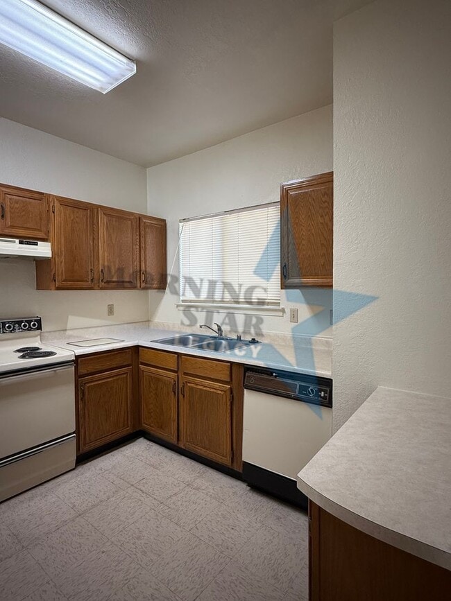 Photo - Cute Townhouse in Excellent Location