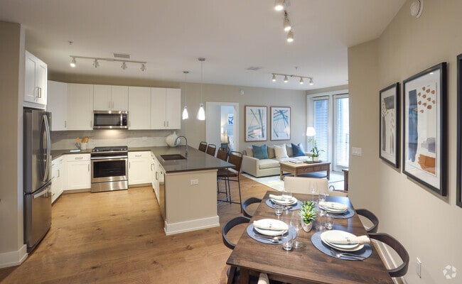 2BR, 2BA, 1314 SF