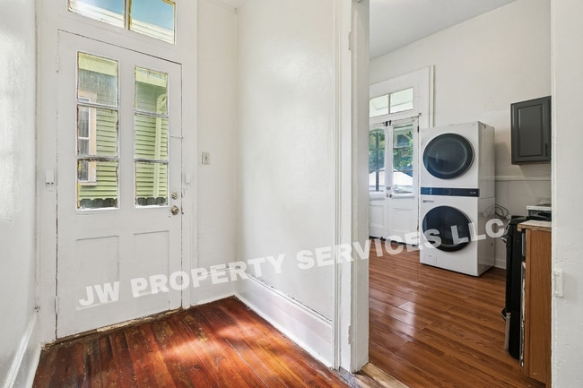 Photo - 2332 Ursulines Ave Unidad A
