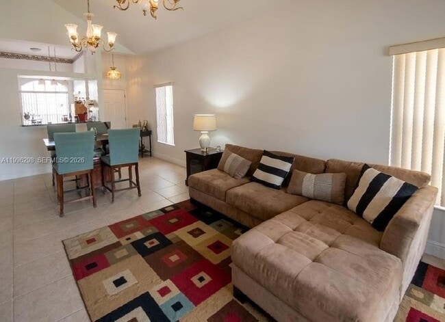 Photo - 1016 Via Jardin