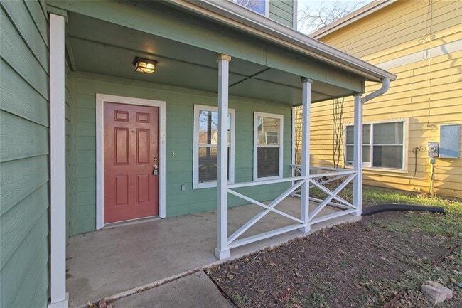 Photo - 1102 E 3rd St