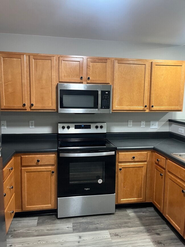 Photo - 3716 Cotswold Ave Unit V