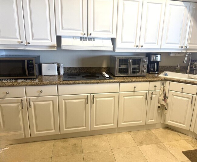 8925 Collins Ave Unit 11J