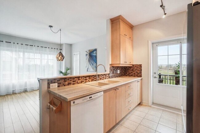 Photo - 11610 Vance Jackson Rd