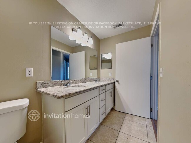 Photo - 896 Garden Glen Loop