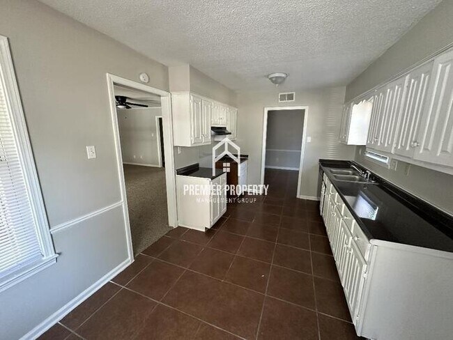 Photo - 6668 Silhouette Ave