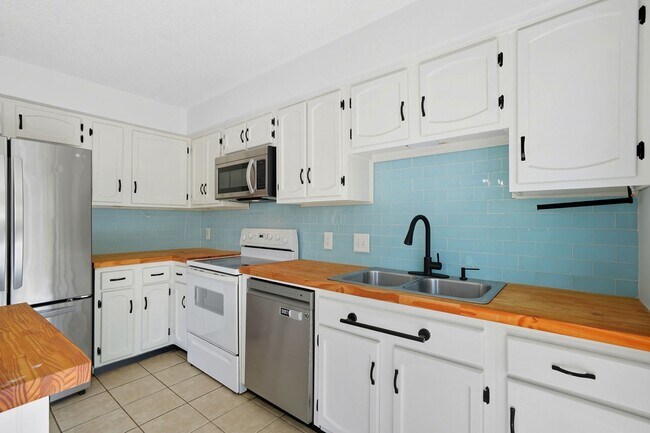 Photo - 7258 Coronado Cir