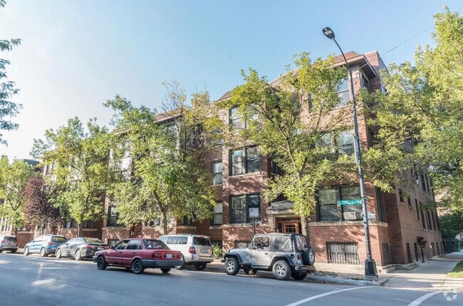 Building Photo - 2348 W Wilson Ave Rental