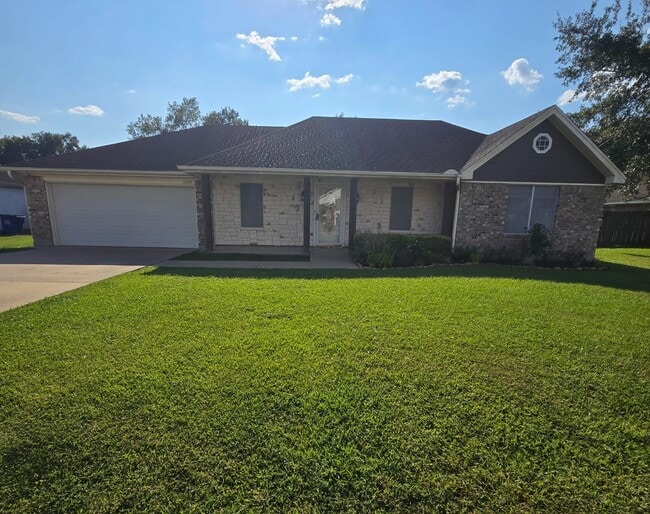 Building Photo - 6525 Westwood Cir