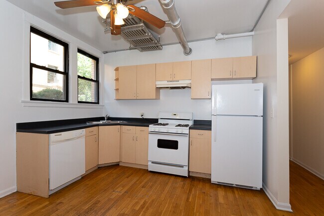 Photo - 2418 N Sawyer Ave Unit 6H