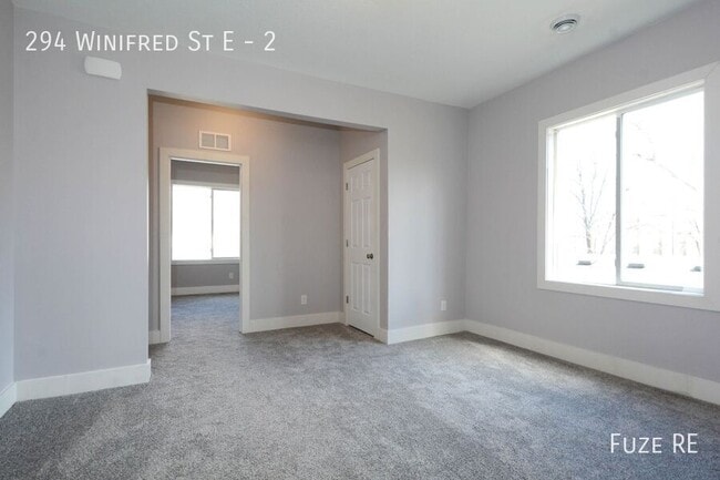 Photo - 294 Winifred St E Unidad 2