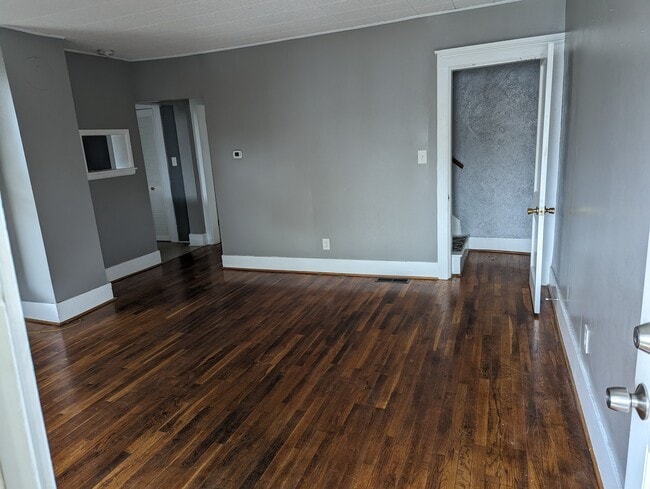 Entry/Living Room - 23 N Main St Unit 1