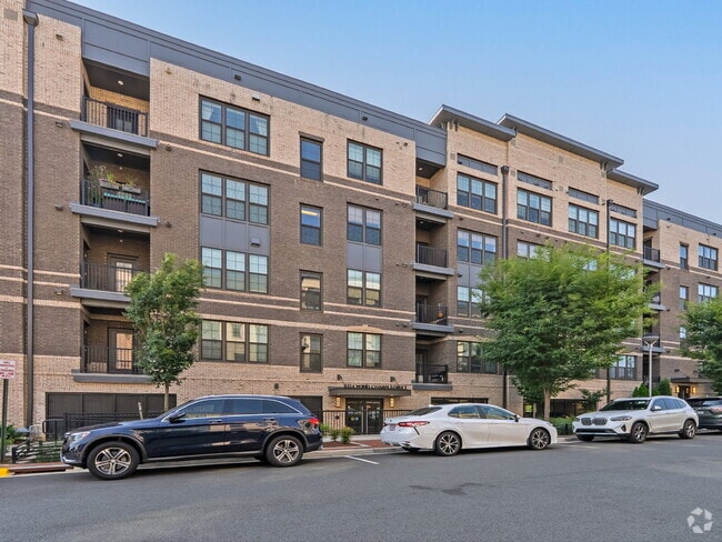 Building Photo - Discover Modern Comfort at Wind Charm Street Unit Apt #103
