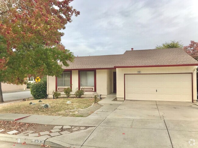 Building Photo - Lovely home in Warm Springs neighborhood –...