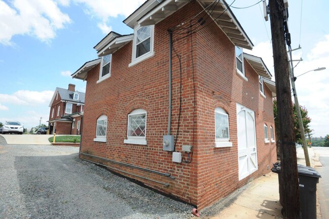 Building Photo - ***Furnished***Charming Historical Home for Lease in Downtown Winston-Salem