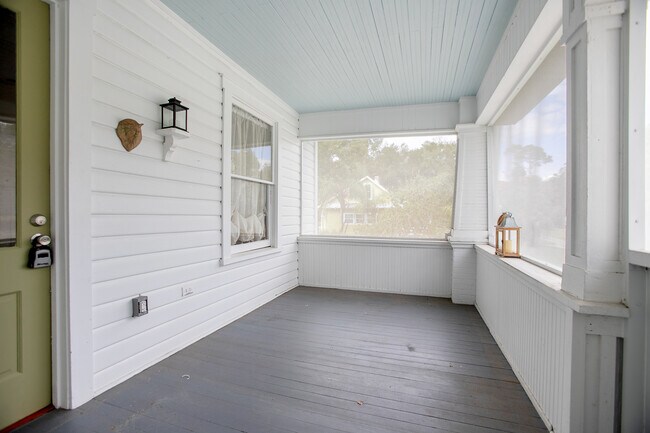 Photo - 1056 Stevens St