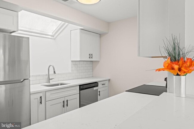 Photo - 1210 Thackery Ct