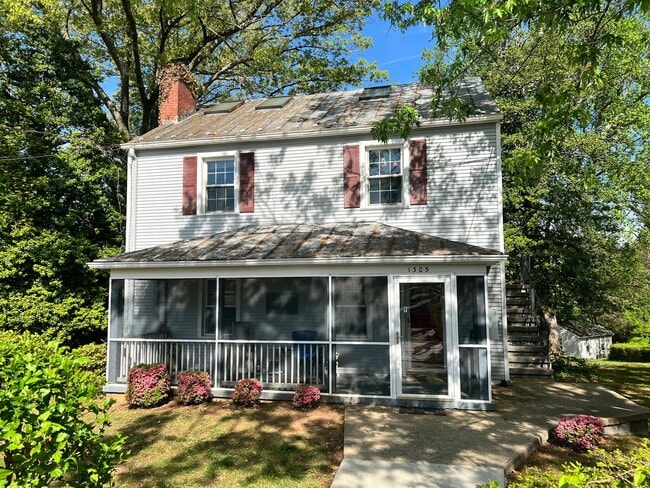 Building Photo - 1305 Cherry Ave Unit AP7003 - 1305 Cherry Avenue - C