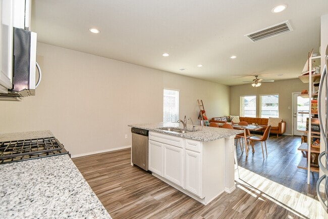 Photo - 16868 Pink Wintergreen Dr