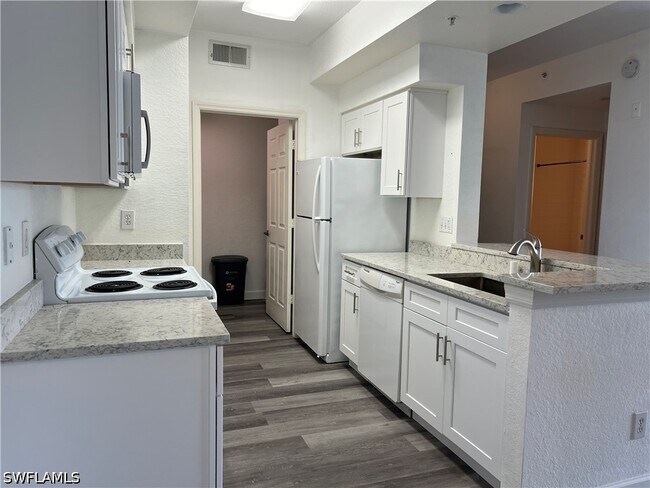 Photo - 4650 St Croix Ln Unit 725