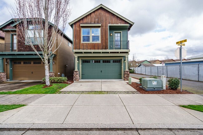 Building Photo - Convenient Location 3 Bedroom 2.5 Bathroom with Fence Back Yard