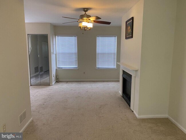 9 Revere Pl